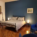 Vesuvio House